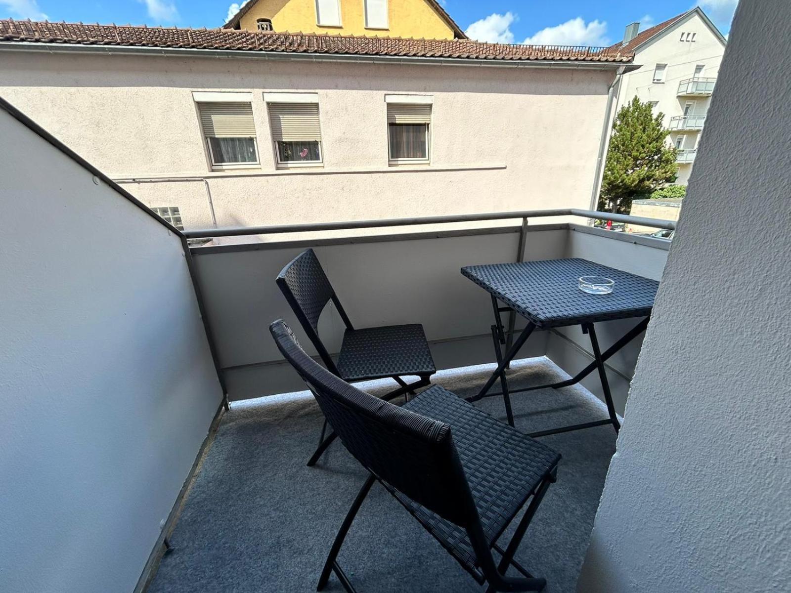 Unter Den Daechern Grillen In Bester Lage Innenstadt Stellplatz Heilbronn Esterno foto